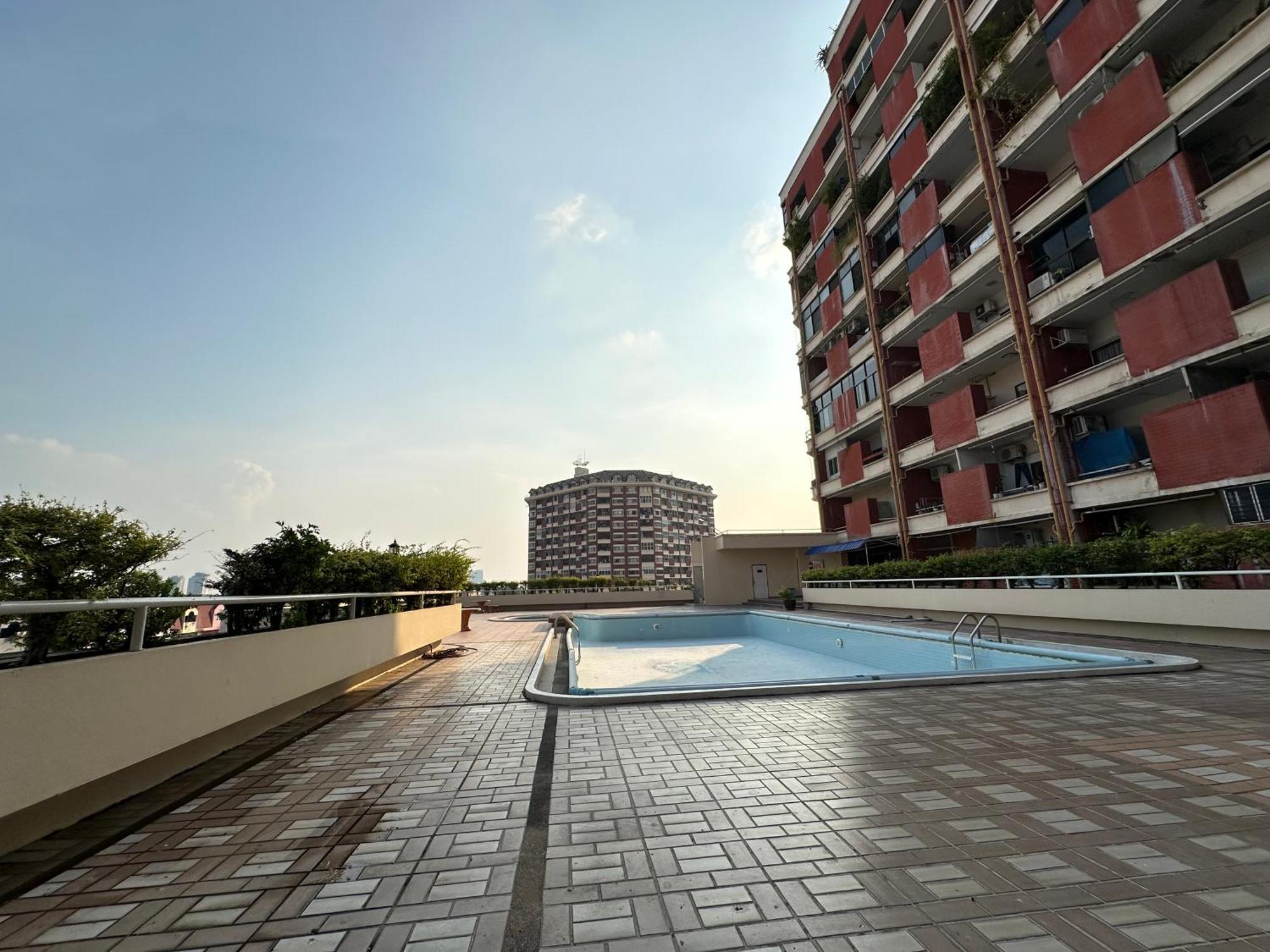 Aparthotel Country Complex Bangna à Bangkok Extérieur photo